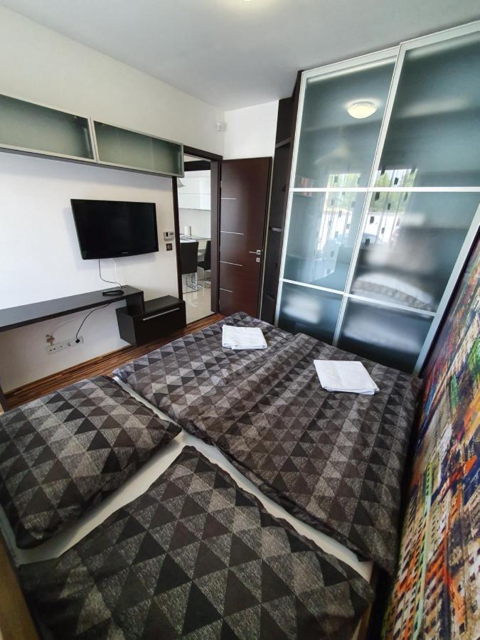 Black Brothers Wellness Apartments Siofok Exterior photo